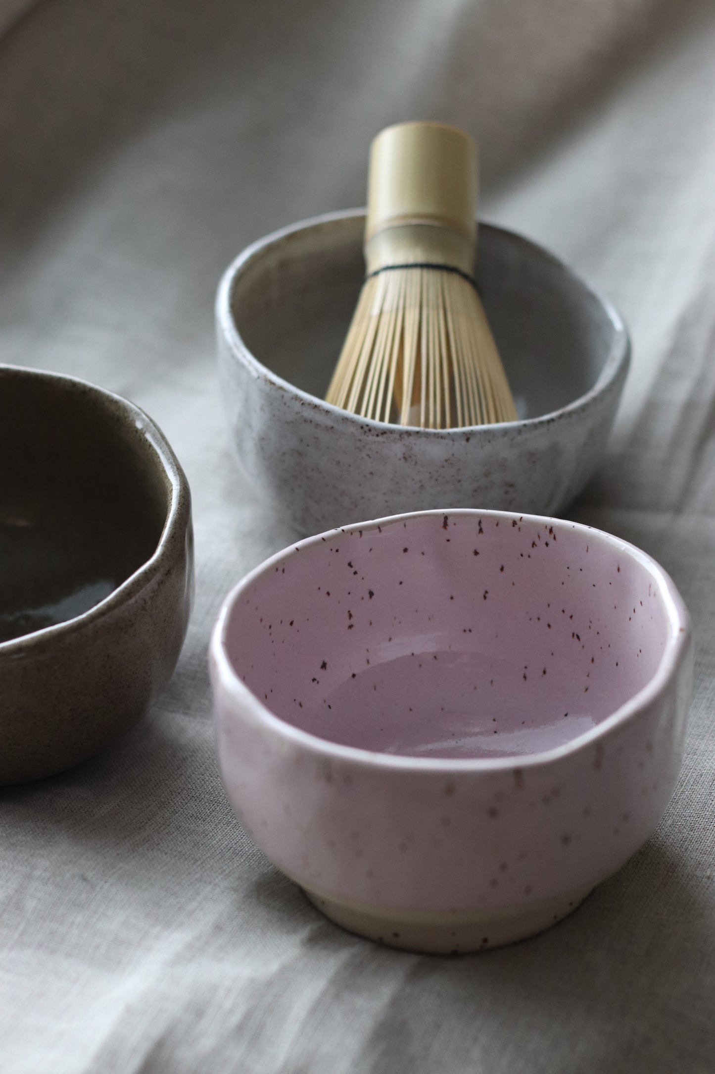 Matchan aloitussetti Raaka Rå  -design matchakulholla